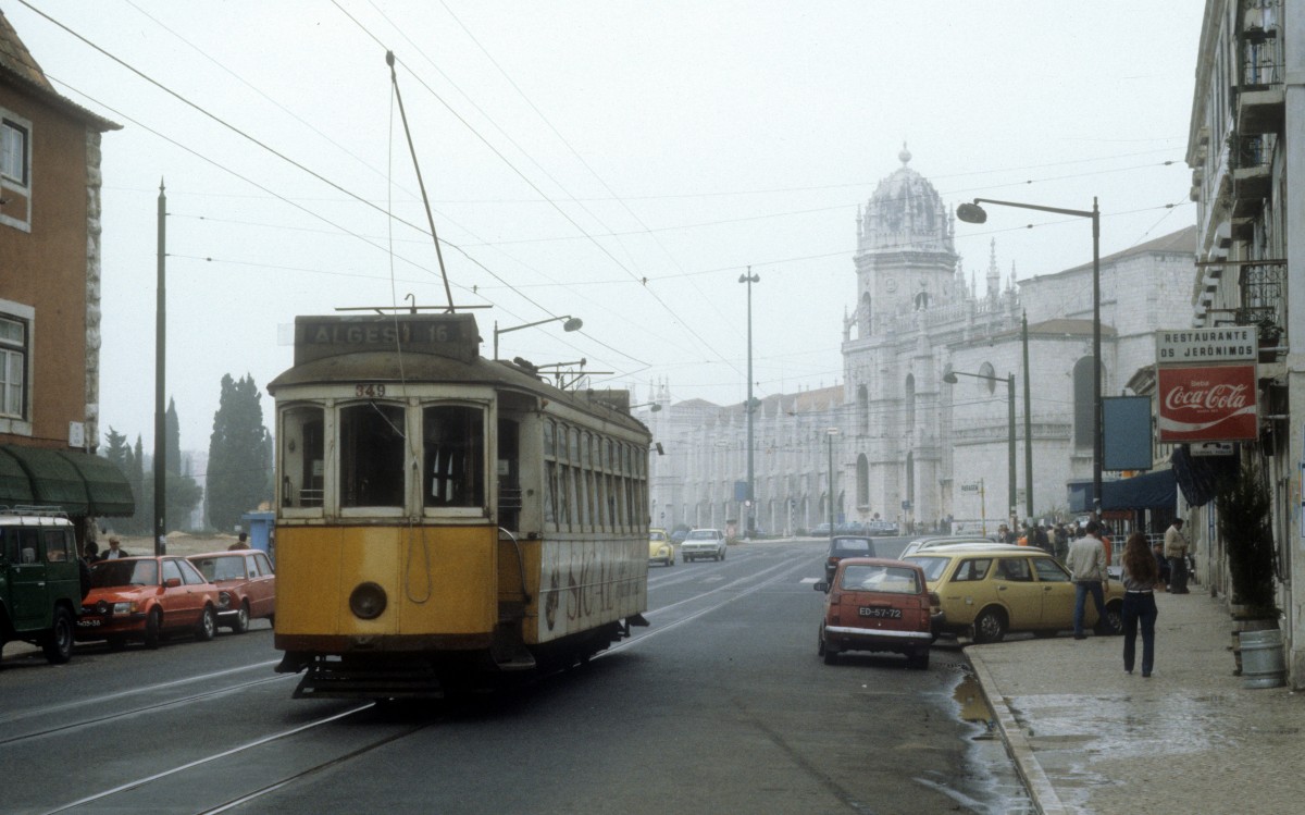 Lisboa / Lissabon SL 16 (Tw 349) Rua de Belém im Oktober 1982. - Im Hintergrund das Mosteiro dos Jérónimos / Kloster des Hieronymusordens.
