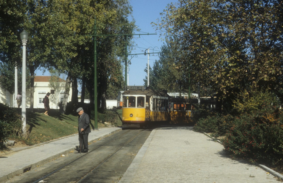 Lisboa / Lissabon SL 17 (Tw 537) Parada do Alto de S. João im Oktober 1982.