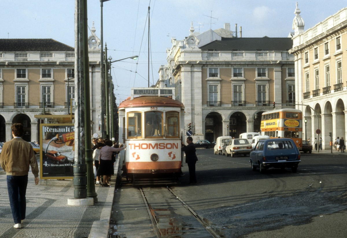 Lisboa / Lissabon SL 18 (Tw 563) Praca do Comércio im Oktober 1982.