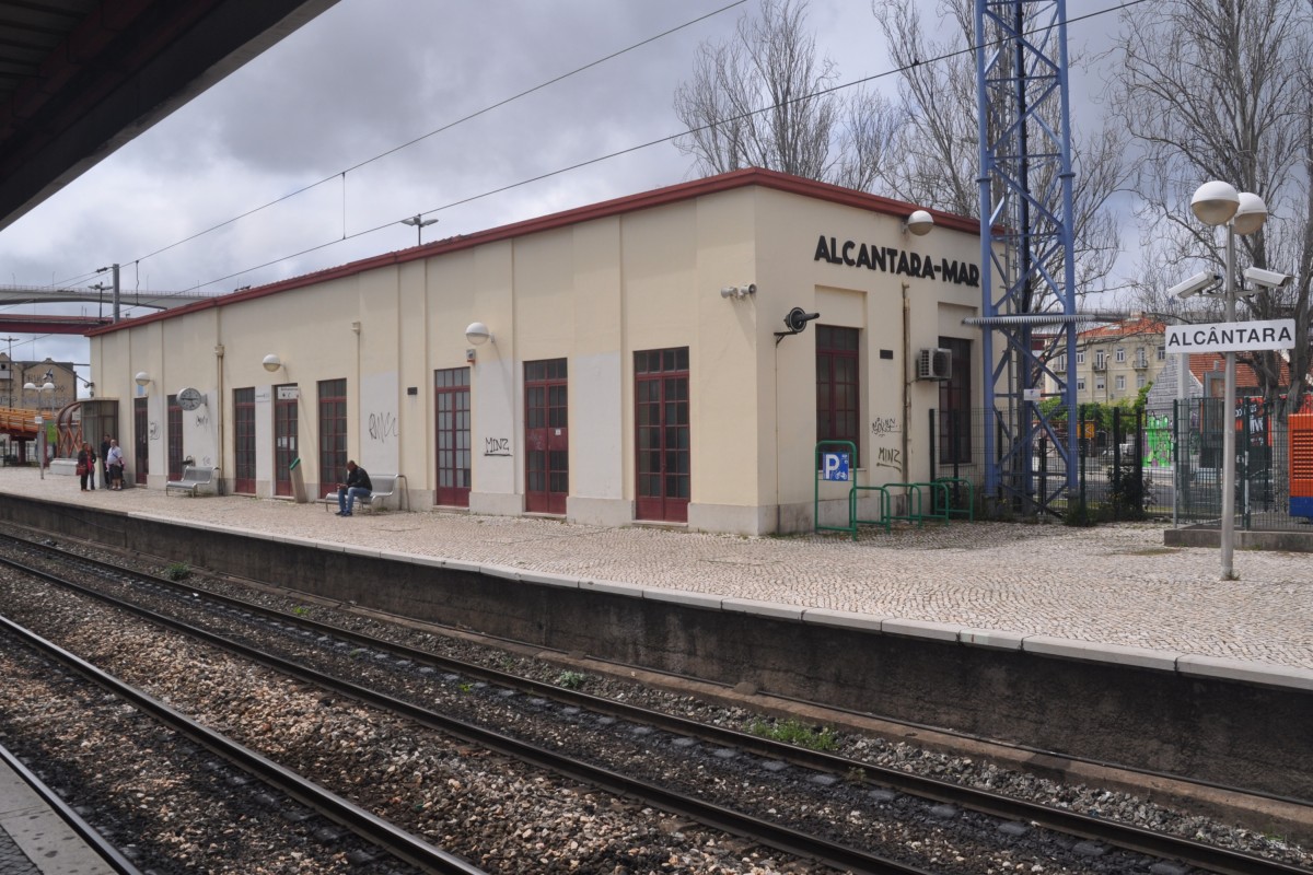 LISBOA (Distrikt Lisboa), 26.04.2014, Bahnhof Alcântara-Mar