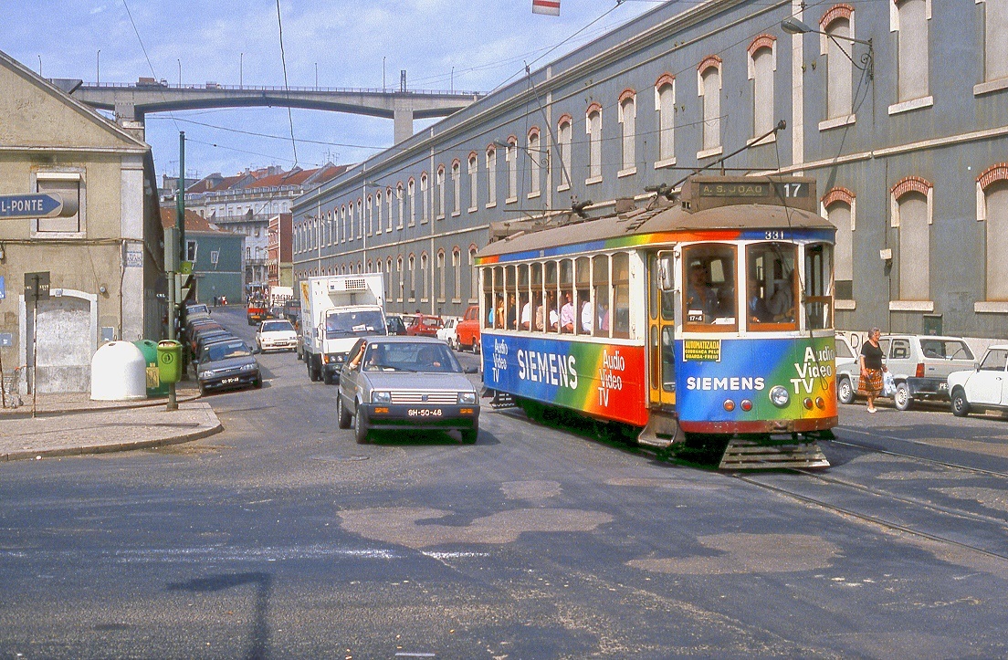 Lissabon Tw 331 in der Vavenida do 24. Julho, 12.09.1990.