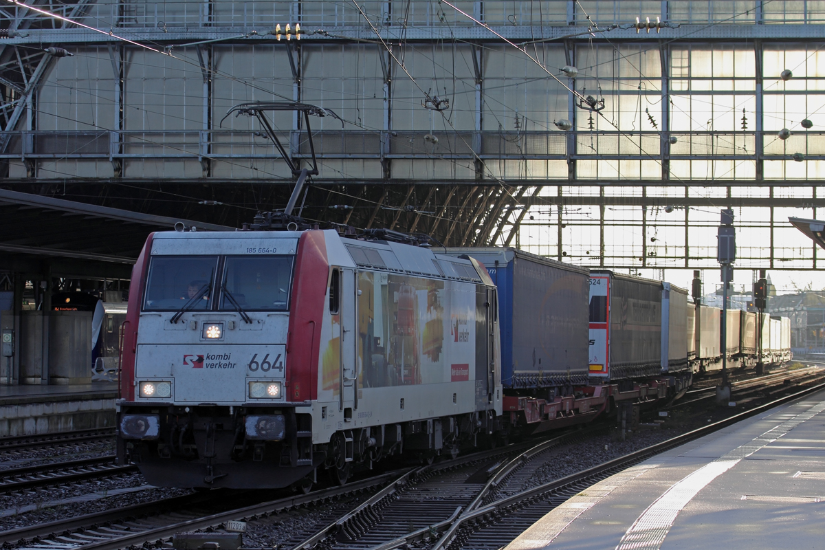 LM 185 664-0 unterwegs für Kombiverkehr in Bremen 5.11.2021
