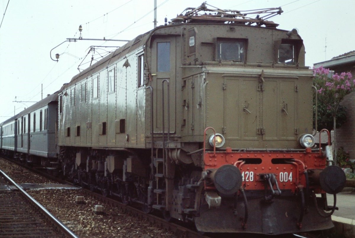 local passenger train is arriving at Tortoreto Lido station, 7 august 1984