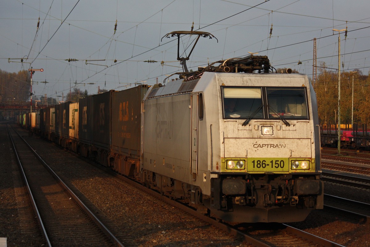 Locon 186 150 am 15.11.13 mit einem Containerzug in Düsseldorf-Rath.