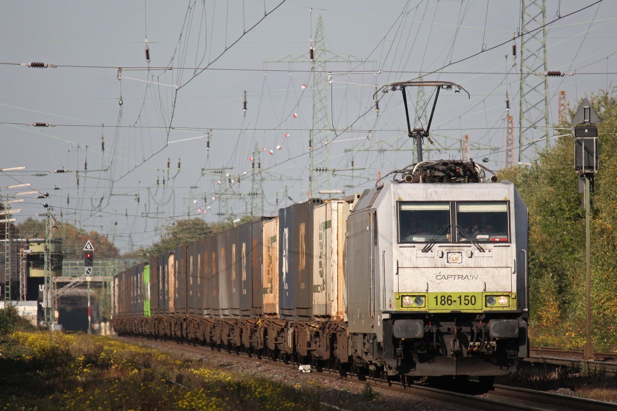 Locon 186 150 am 24.10.13 mit einem Containerzug in Ratingen-Lintorf.