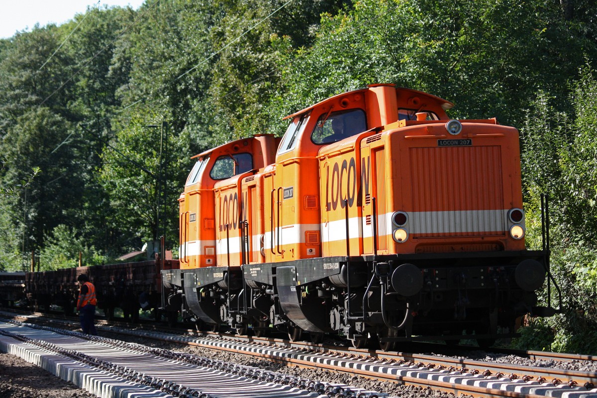 Locon 207+Locon 208 am 14.8.13 bei Bauarbeiten zwischen Essen-Werden und Essen-Hügel.