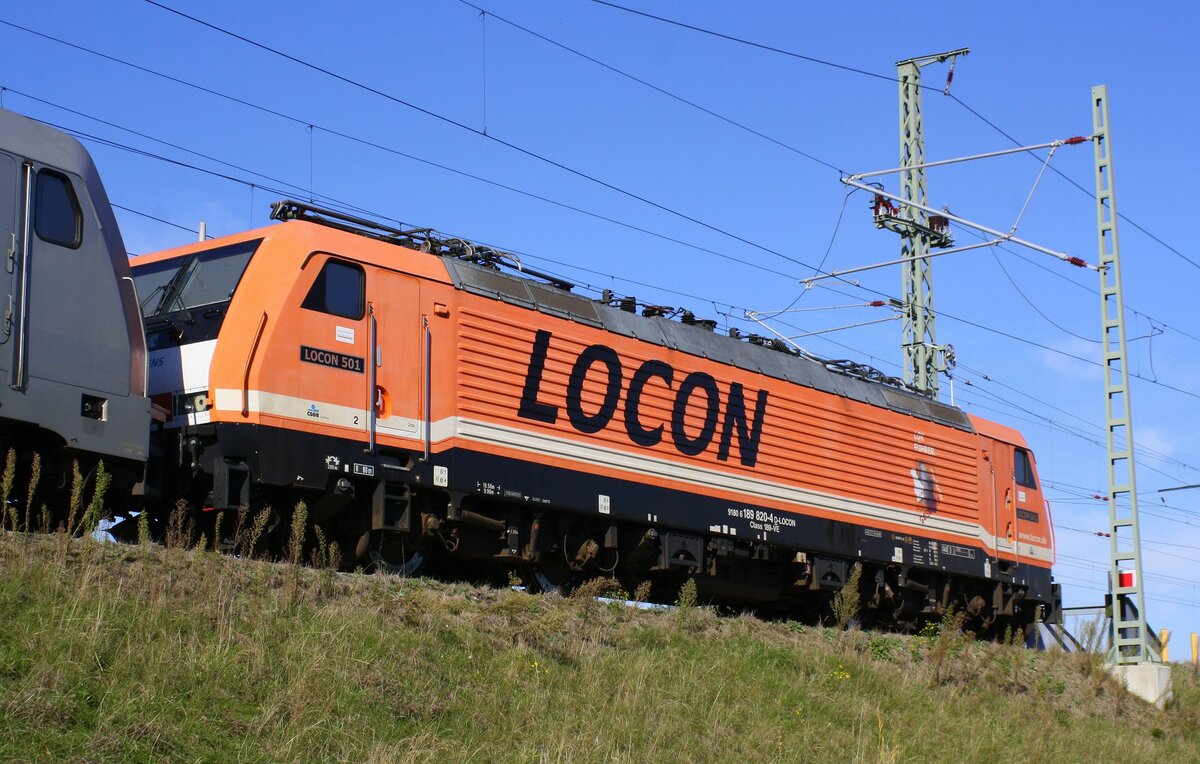 LOCON 501 / 189 820-4 D-LOCON in der Abstellung auf dem Rügendamm - Stralsund - 07.10.2021