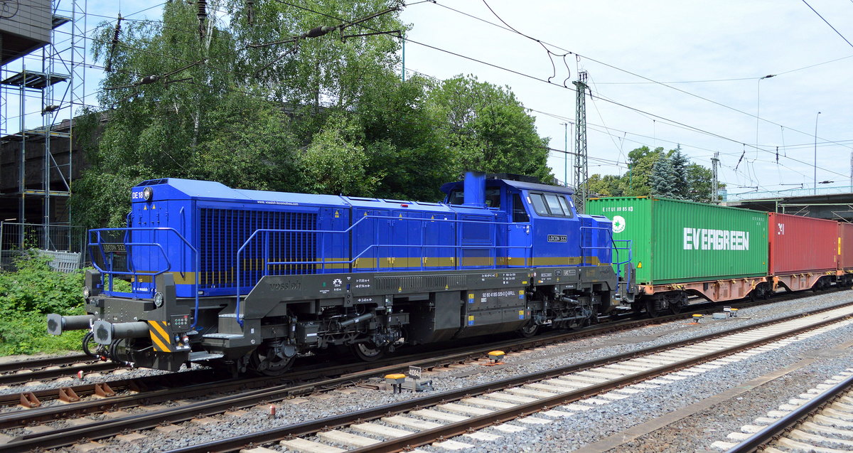 LOCON mit ihrer farblich tollen  LOCON 322  (NVR;  92 80 4185 029-0 D-BRLL ) und Containerzug am 25.06.20 Ausfahrt Hamburger Hafen durch den Bf. Hamburg-Harburg.