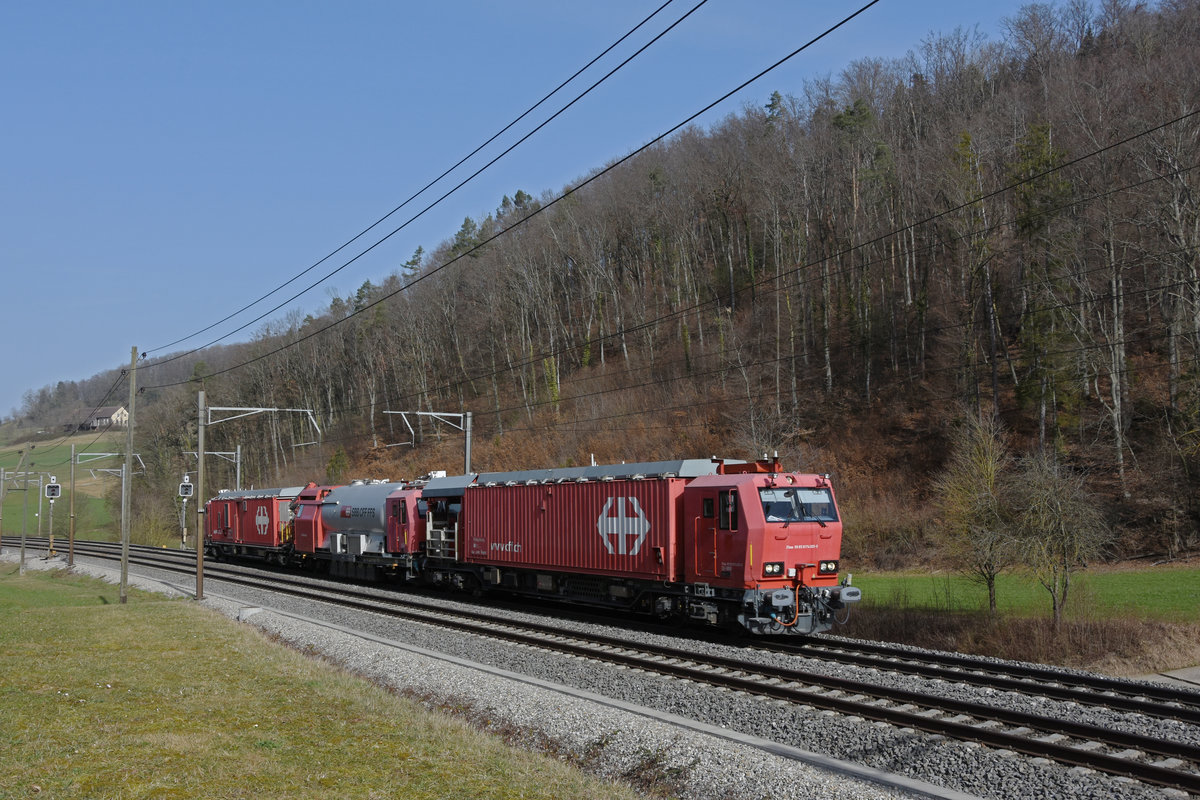 Löschzug  Brugg  XTmas 99 85 9174 001-9 fährt Richtung Bahnhof Tecknau. Die Aufnahme stammt vom 26.02.2021.