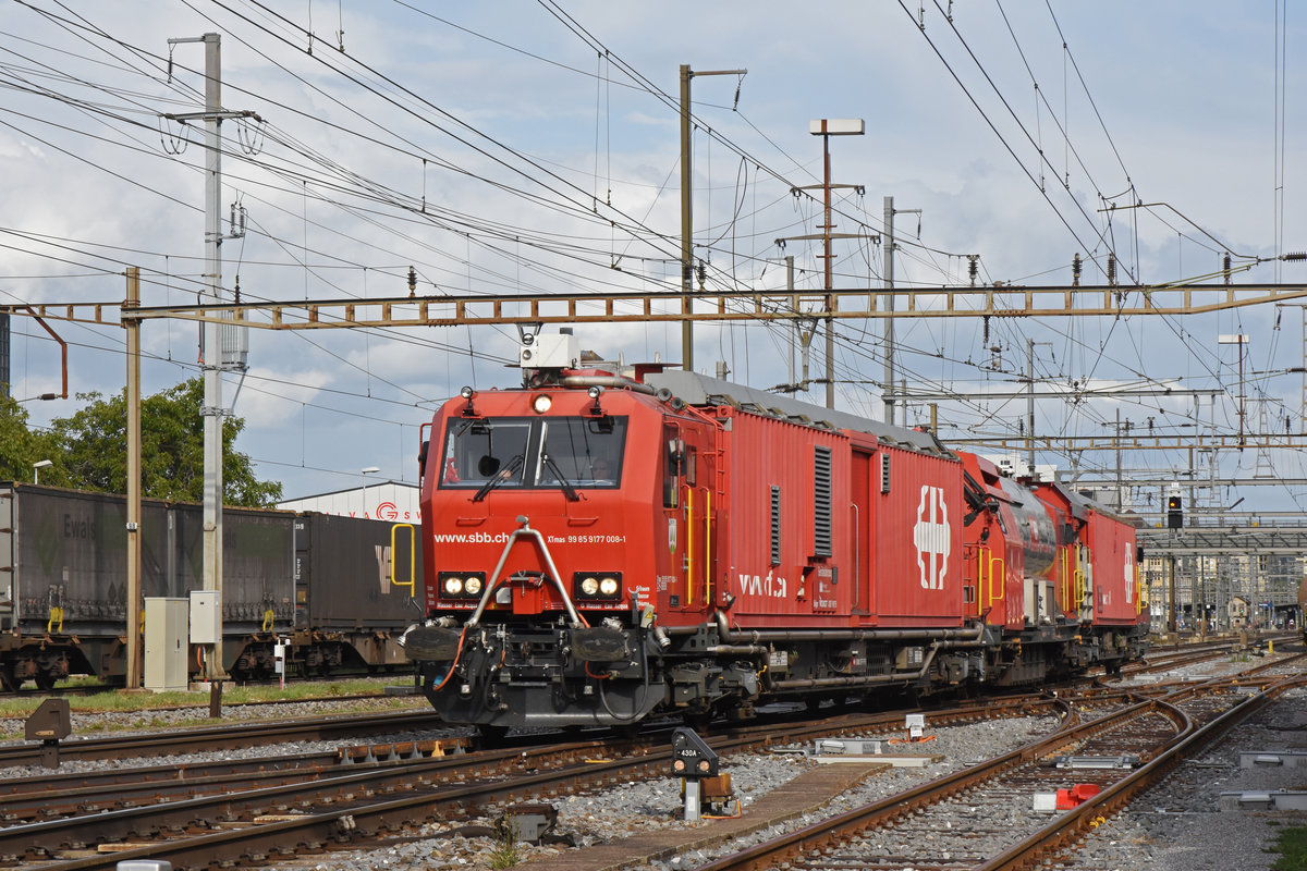 Löschzug Olten XTmas 9985 9177 008-1 durchfährt den Bahnhof Pratteln. Die Aufnahme stammt vom 05.09.2019.