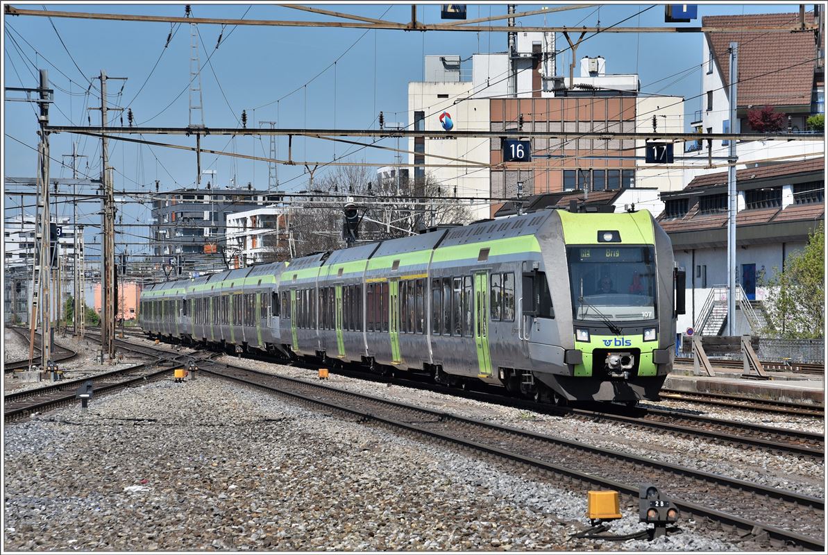 Lötschzberger nach Brig und Zweisimmen in Thun. (22.04.2017)