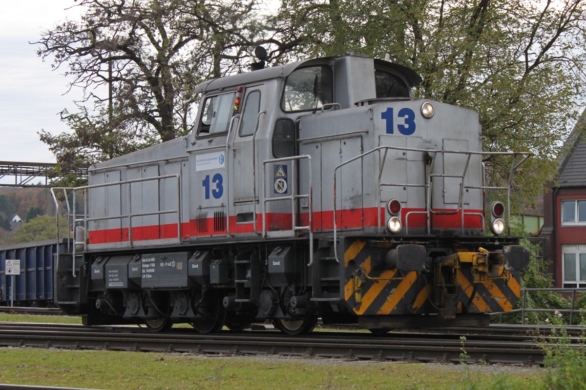 Lok 13 der Deutschen Edelstahlwerke GmbH am 09.11.14 bei Rangierabreiten in Witten.