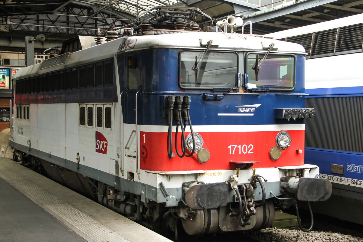 Lok 17102 abgestellt am Pariser Ostbahnhof am 29.Mai 2016.