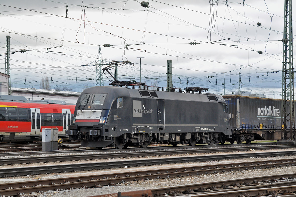 Lok 182 599-1 durchfährt den Badischen Bahnhof. Die Aufnahme stammt vom 18.01.2018.