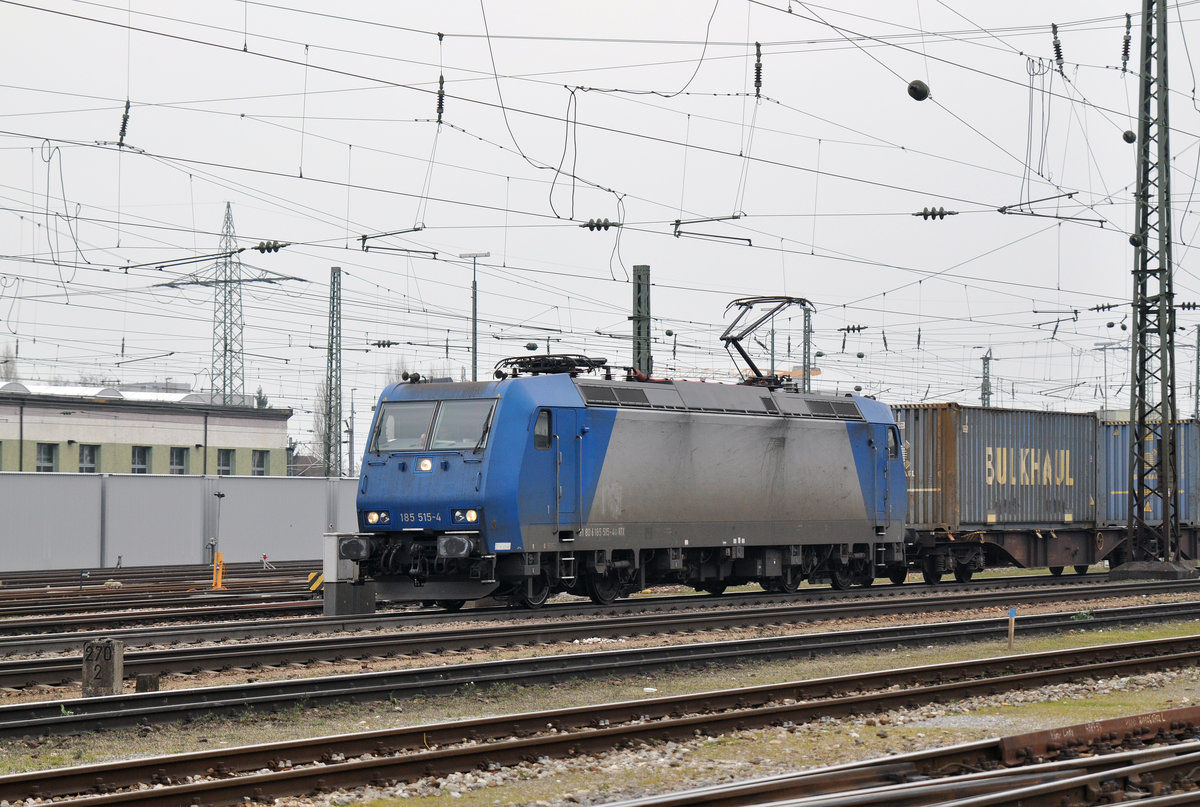 Lok 185 515-3 durchfährt den Badischen Bahnhof. Die Aufnahme stammt vom 12.03.2016.