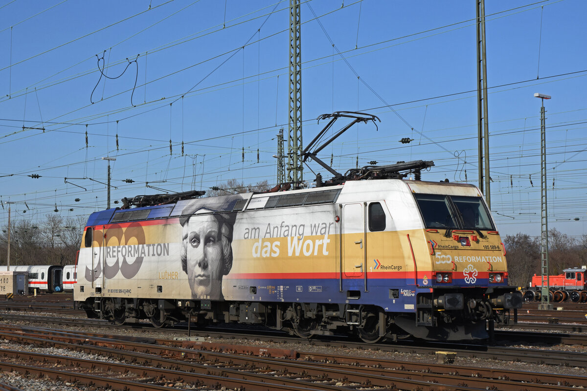 Lok 185 589-9 durchfährt am 26.02.2019 solo den badischen Bahnhof.