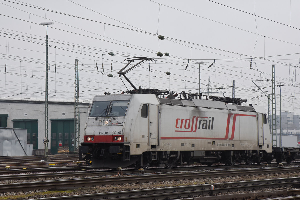 Lok 186 904-9 durchfährt den badischen Bahnhof. Die Aufnahme stammt vom 22.01.2020.