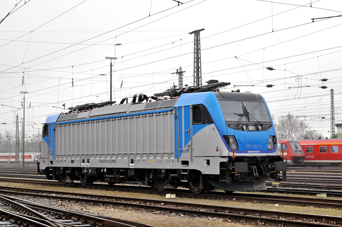 Lok 187 001-3 ist beim Badischen Bahnhof abgestellt. Die Aufnahme stammt vom 19.12.2016.