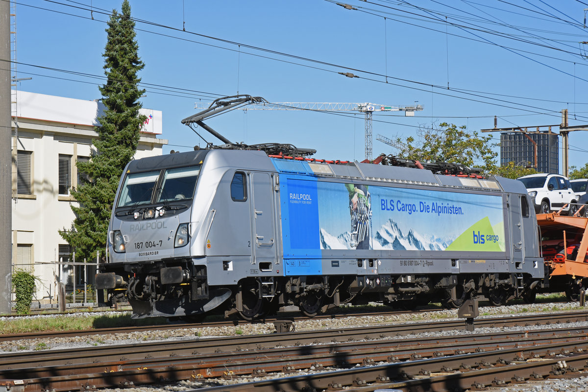 Lok 187 004-7 durchfährt den Bahnhof Pratteln. Die Aufnahme stammt vom 12.09.2019.