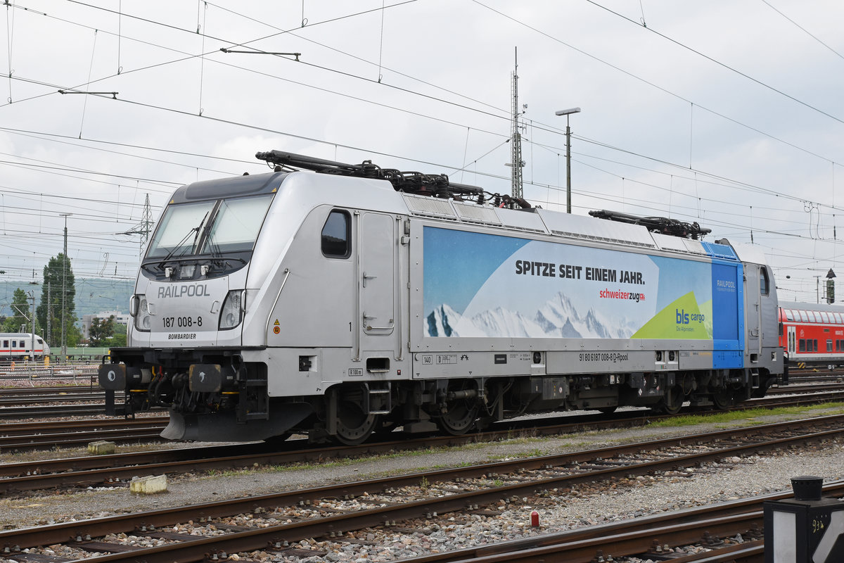 Lok 187 008-8 wartet in der Abstellanlage beim Badischen Bahnhof auf den nächsten Einsatz. Die Aufnahme stammt vom 17.05.2018.