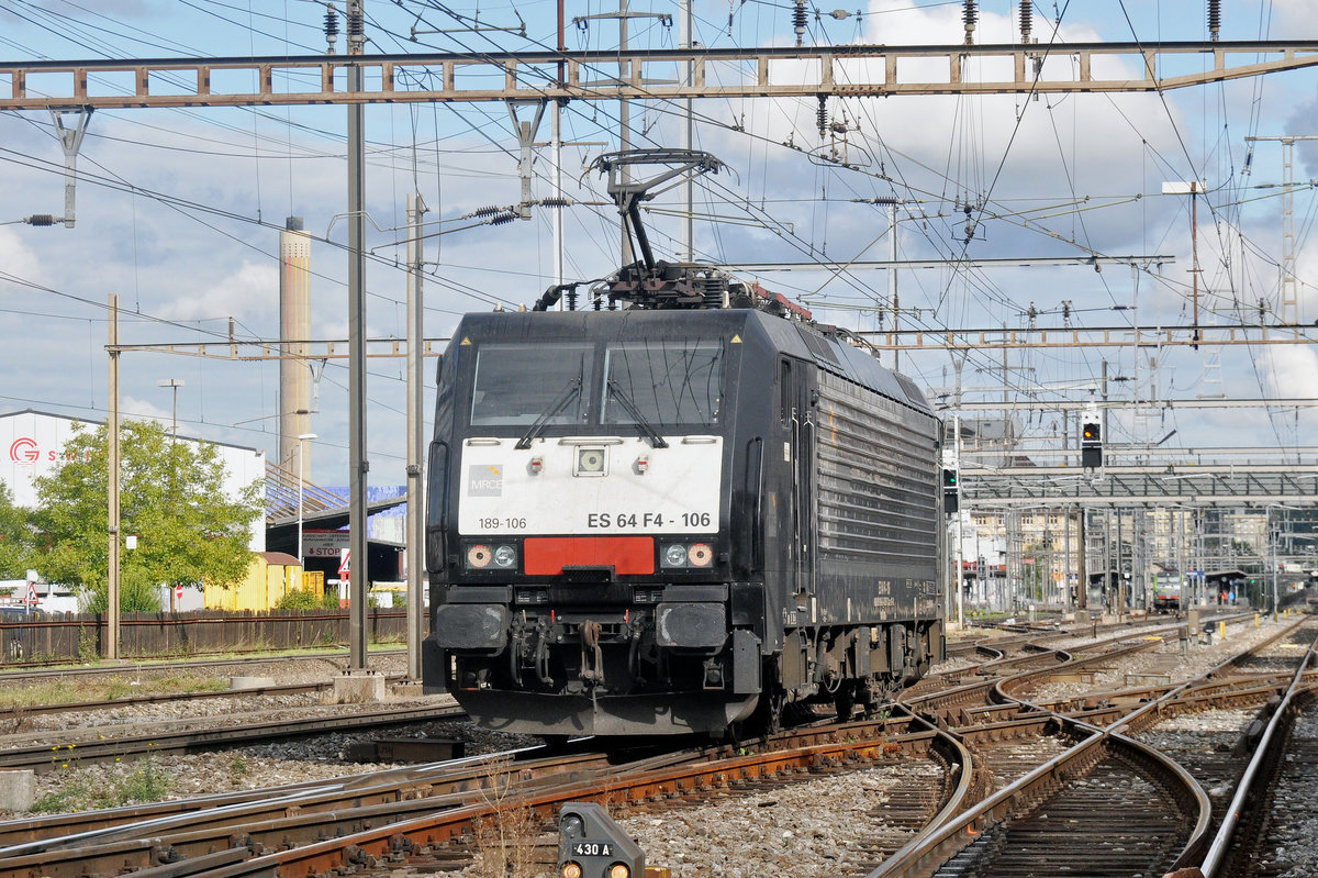 Lok 189 106-8 durchfährt den Bahnhof Pratteln. Die Aufnahme stammt vom 18.09.2017.