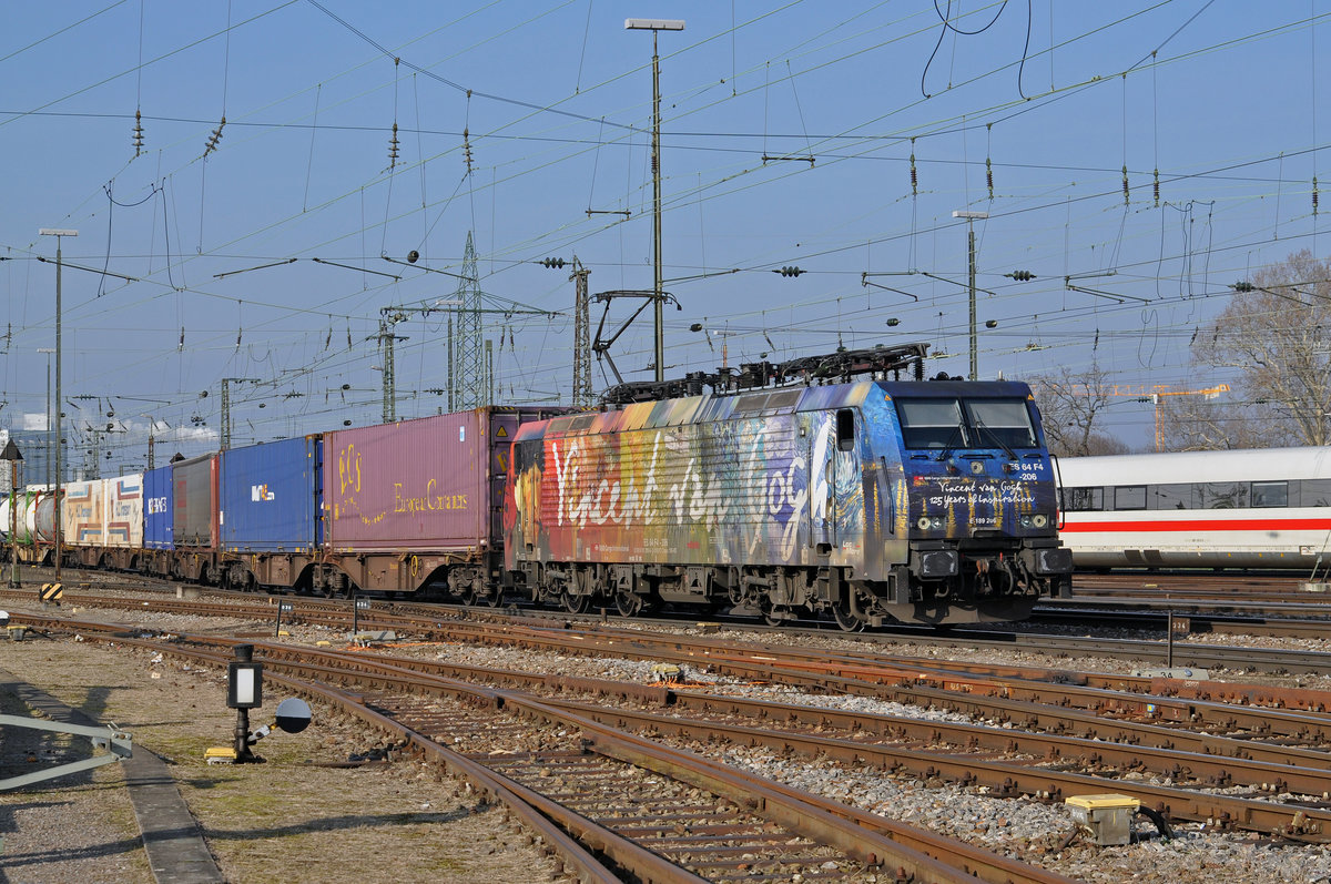Lok 189 206-6  Vincent van Gogh  durchfährt den Badischen Bahnhof. Die Aufnahme stammt vom 06.02.2018.