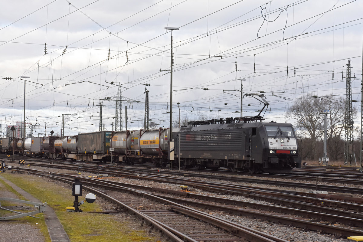 Lok 189 288-4 durchfährt den badischen Bahnhof. Die Aufnahme stammt vom 14.02.2020.