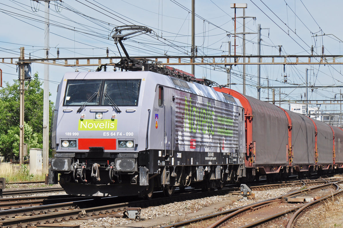 Lok 189 990-5 durchfährt den Bahnhof Pratteln. Die Aufnahme stammt vom 16.06.2017