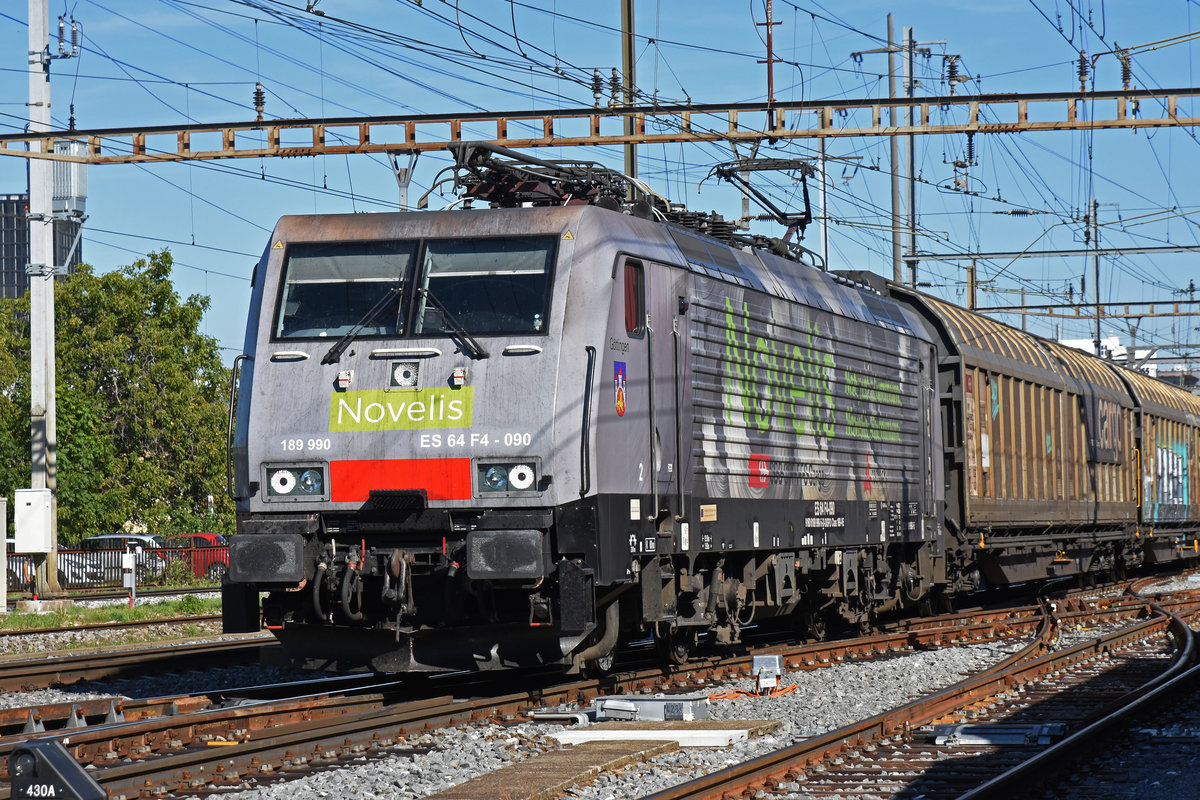 Lok 189 990-5  Novelis  durchfährt den Bahnhof Pratteln. Die Aufnahme stammt vom 13.09.2019.