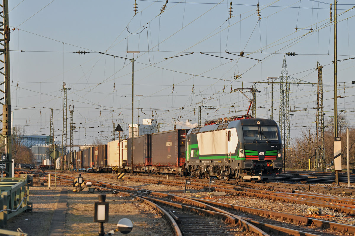 Lok 193 278 durchfährt den Badischen Bahnhof. Die Aufnahme stammt vom 13.01.2018.