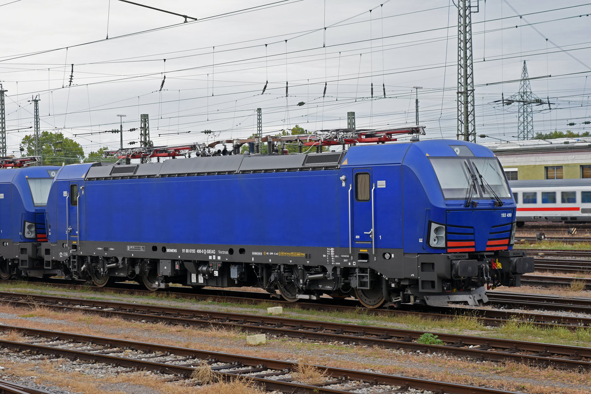 Lok 193 490-0 ist in der Abstellanlage beim badischen Bahnhof abgestellt. Die Aufnahme stammt vom 21.09.2018.