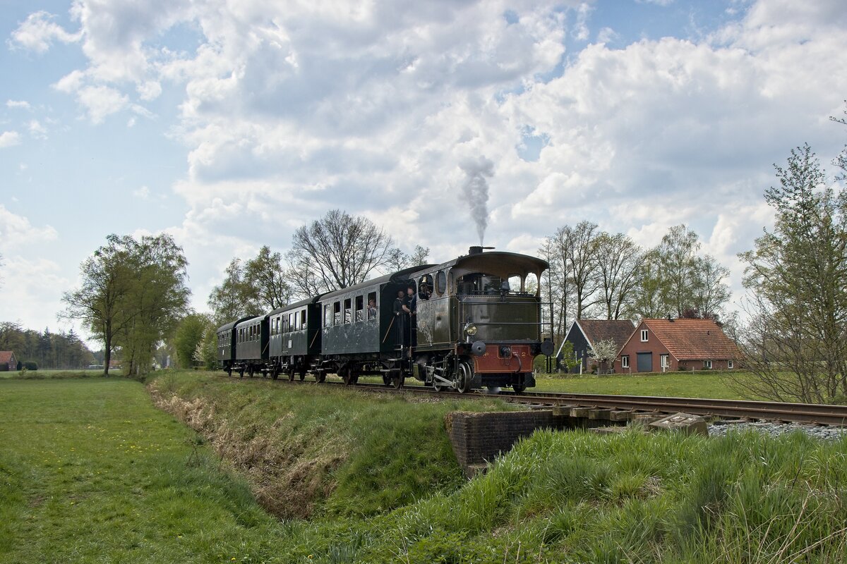 Lok 2 der MBS (ehemals Zuid Chemie) an der Brücke Hagmolenbeek (24.04.2022)
