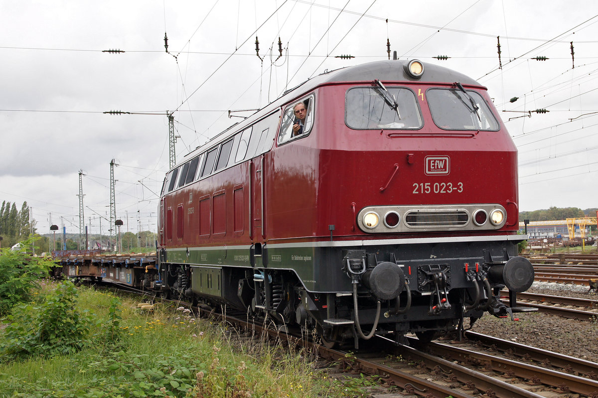 Lok 215 023-3 am 30.09.2016 in Witten.