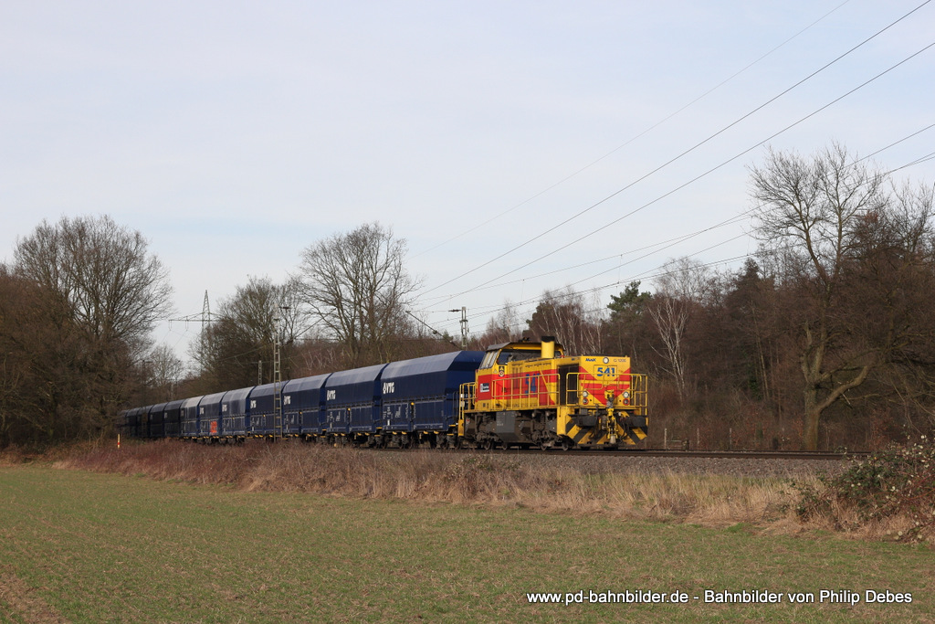 Lok 541 (ThyssenKrupp Steel Europe AG) mit einem Kalkzug in Ratingen Lintorf, 18. Januar 2014