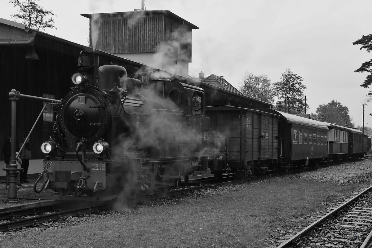 Lok 60  Bieberlies  im November 2018 am Bahnhof Hüinghausen.