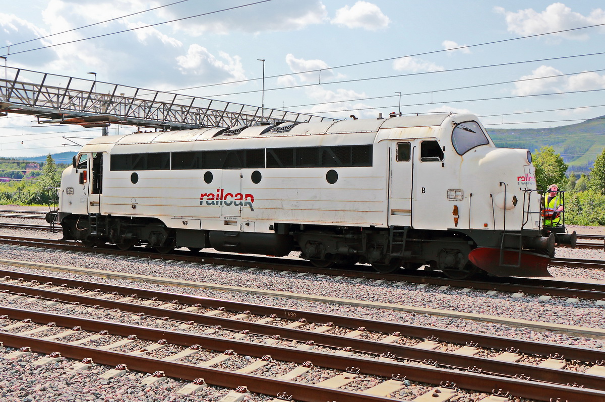Lok 92 74 2041 105-4 der Railcar steht am 26. Juni 2022 im Bahnhof Gällvare.
