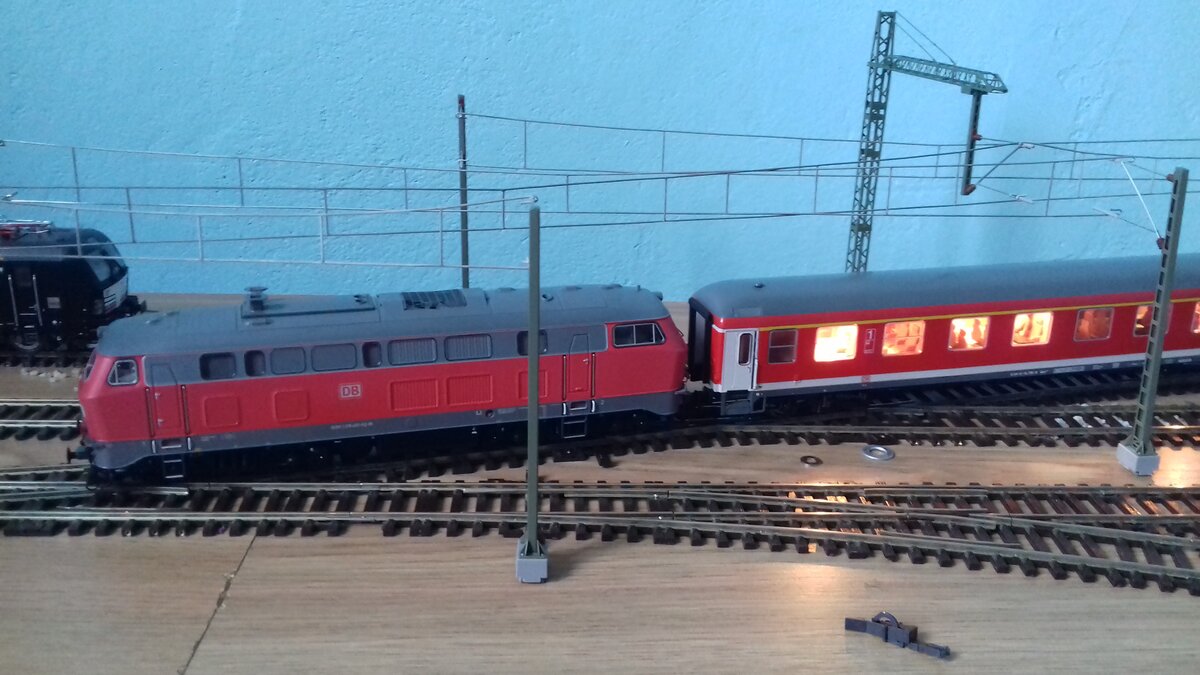 Lok BR218 497 (BW Kempten) im Personenverkehr hier als DB Regio. Am 10 Oktober 2021 Jahre.