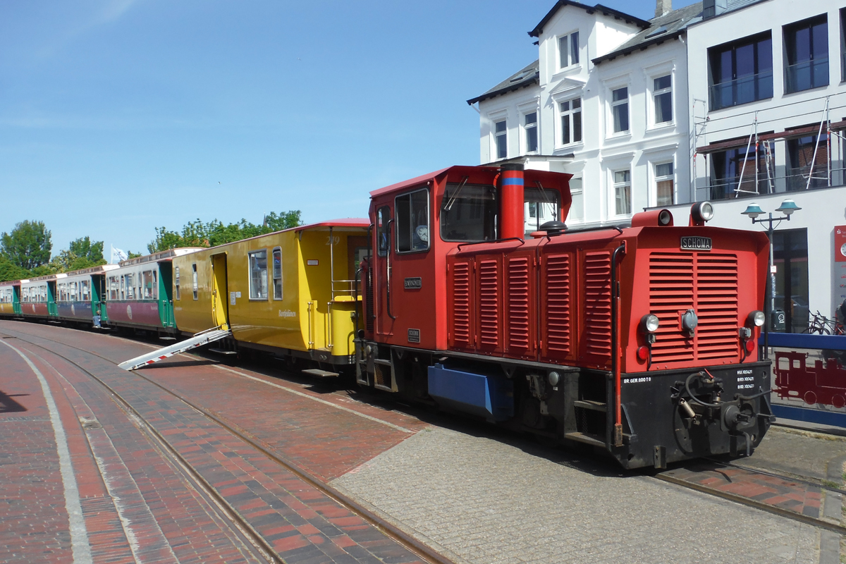 Lok  Hannover  der Borkumer Kleinbahn im Bahnhof Borkum 29.5.2023