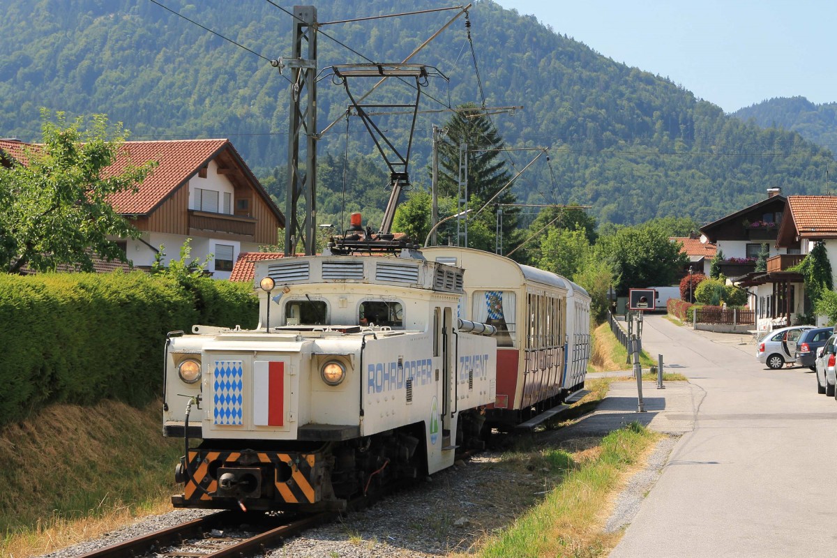Lok Nr. 5 (Baujahr 1927) der Wachtlbahn (ehemalige Steinbruchrollbahn Kiefersfelden) mit Museumszug 10 Wachtl (Österreich)-Kiefersfelden (Deutschland) auf Bahnhof Kiefersfelden Siedlerweg  (Deutschland) am 21-7-2013.