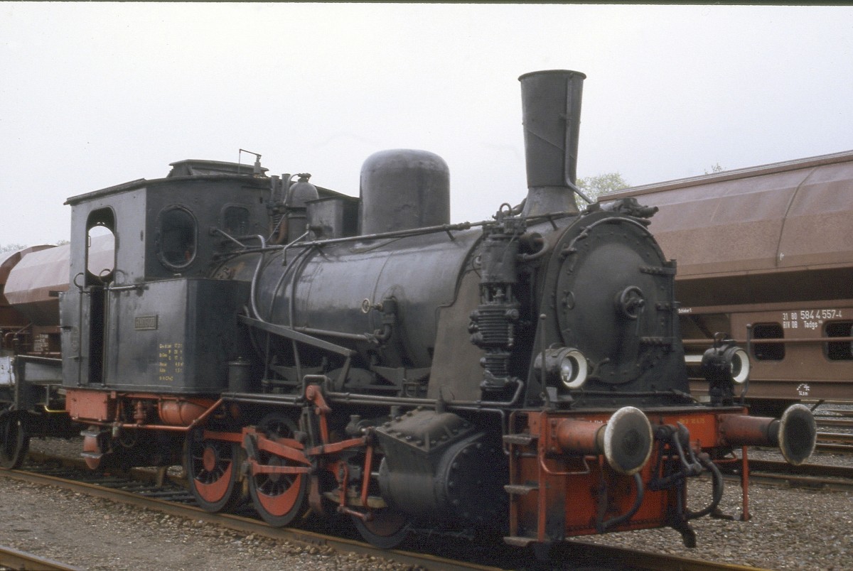 Lok Radbod am 1.5.1982 in Rinteln bei den Eisenbahnfreunden Weserbergland.
Später wurde die Lok abgegeben und ist bei den Hammer Eisenbahnfreunden wieder zu neuem Leben erweckt worden. 