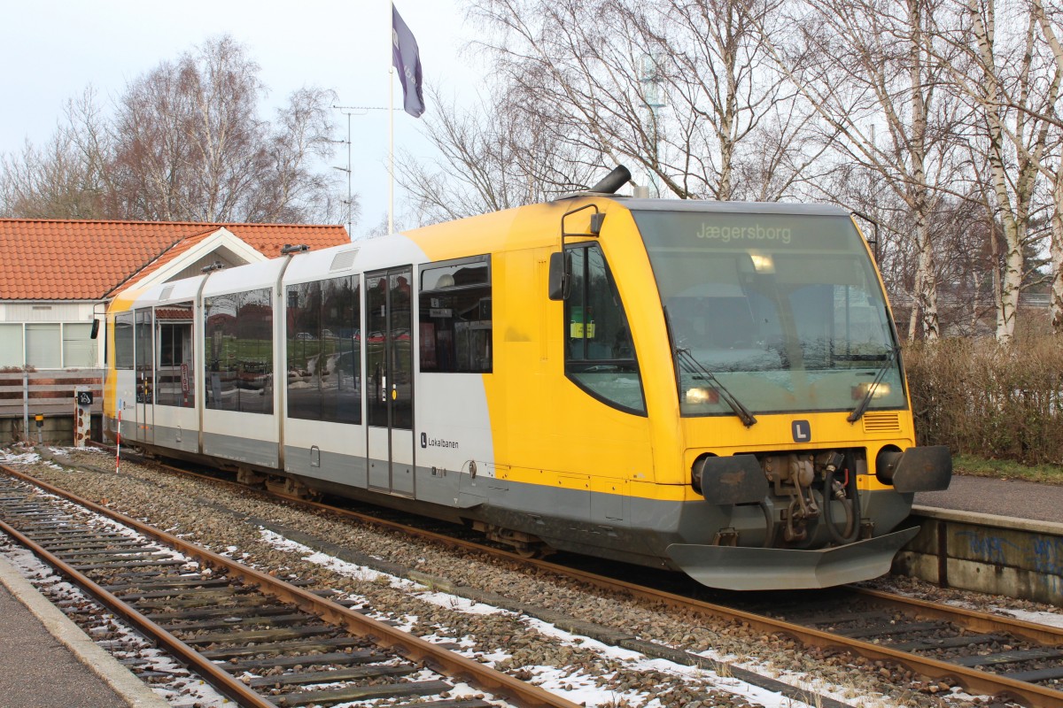Lokalbanen, Nærumbanen (DÜWAG-RegioSprinter) Bahnhof Nærum am 2. Februar 2014.