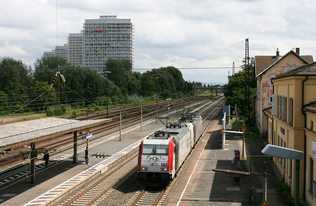 Lokomotion 185 664 und 189 904 // Ludwigshafen-Oggersheim // 31. Juli 2012