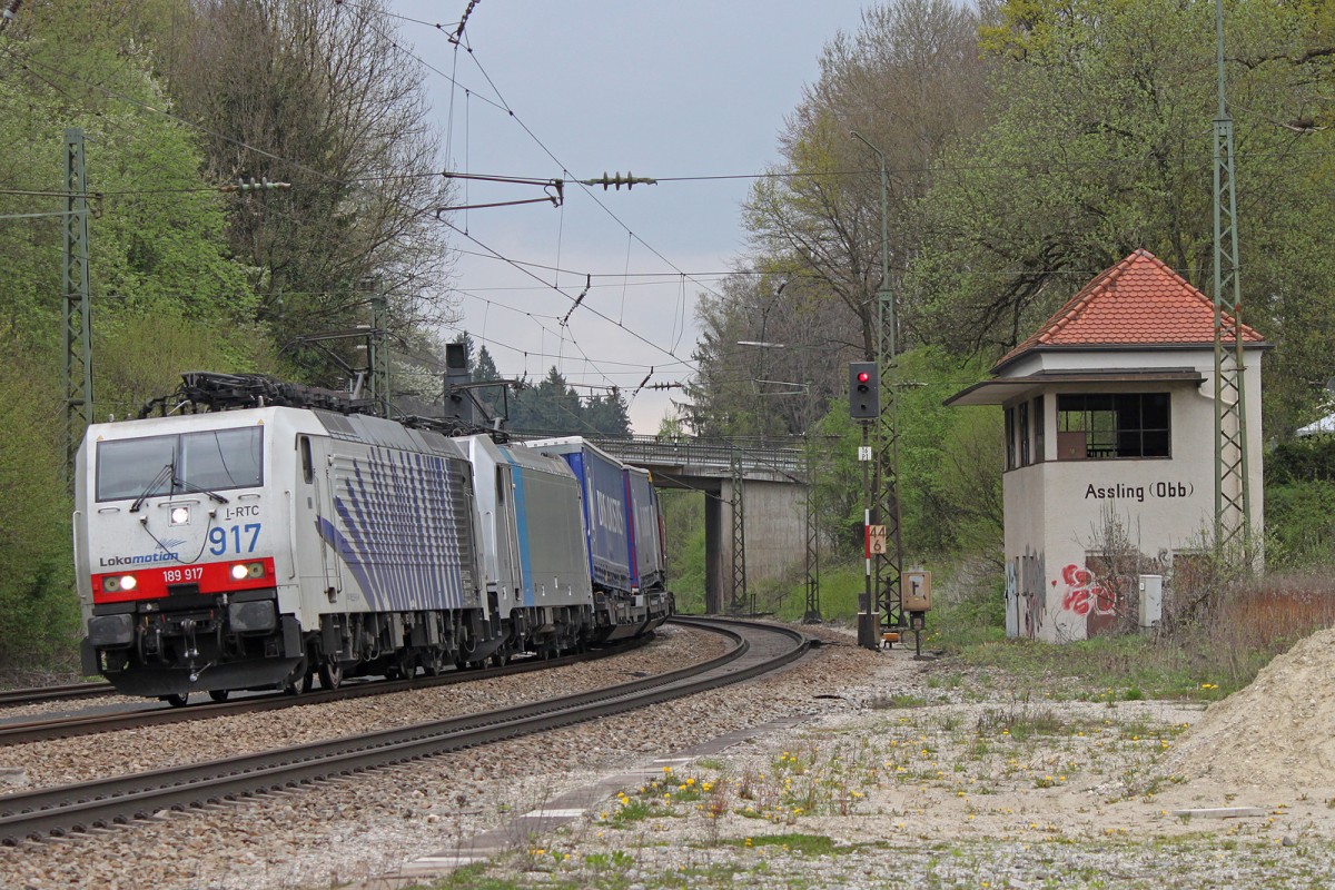 Lokomotion 189 917 und Lokomotion 186 288 fuhren am 14.4.14 mit einem KV durch Aßling.