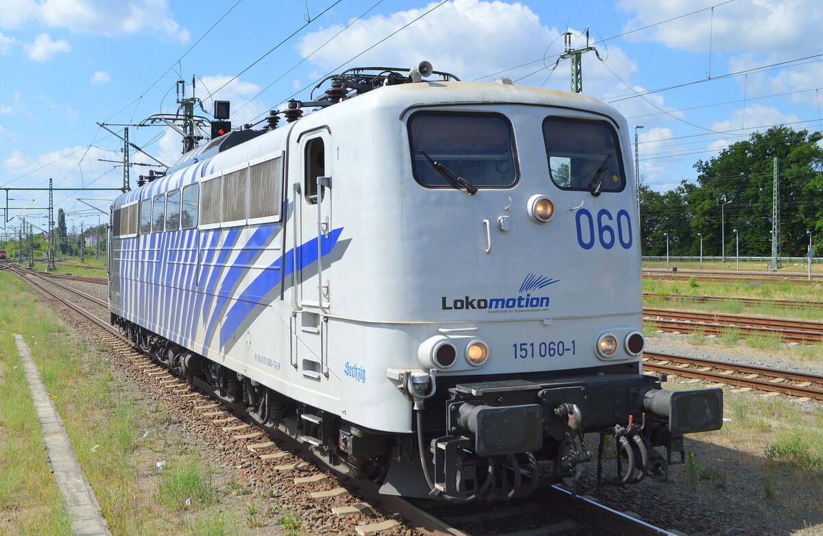 Lokomotion Gesellschaft für Schienentraktion mbH, München mit  151 060-1  (NVR:  91 80 6151 060-1 D-LM ) bei einer Probe-/Testfahrt am 10.06.22 Dessau Hbf.