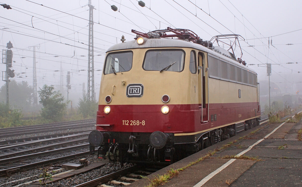 Lokomotive 112 268-8 am 11.09.2022 in Mönchengladbach Hbf.