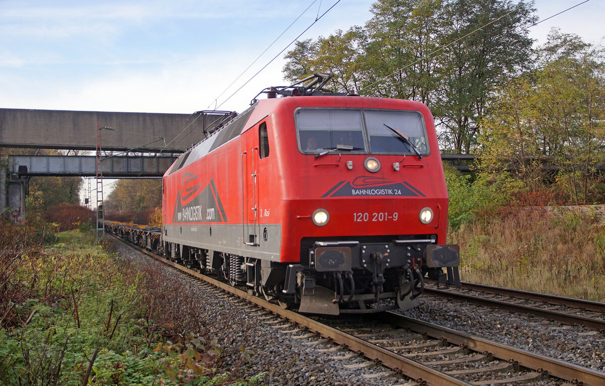 Lokomotive 120 201-9 am 10.11.2021 in Bottrop.