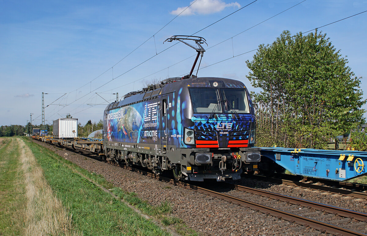 Lokomotive 193 694 am 12.09.2022 in Kaarst.