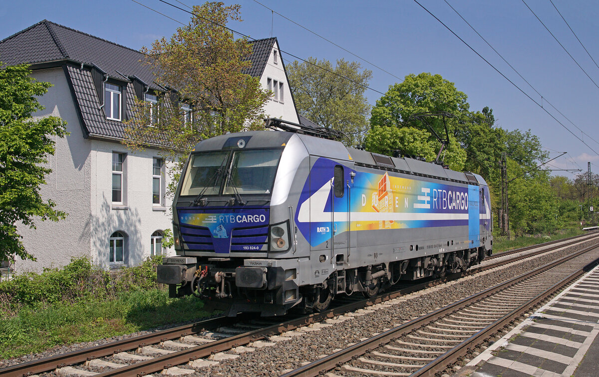 Lokomotive 193 824-0 am 02.05.2022 in Duisburg.