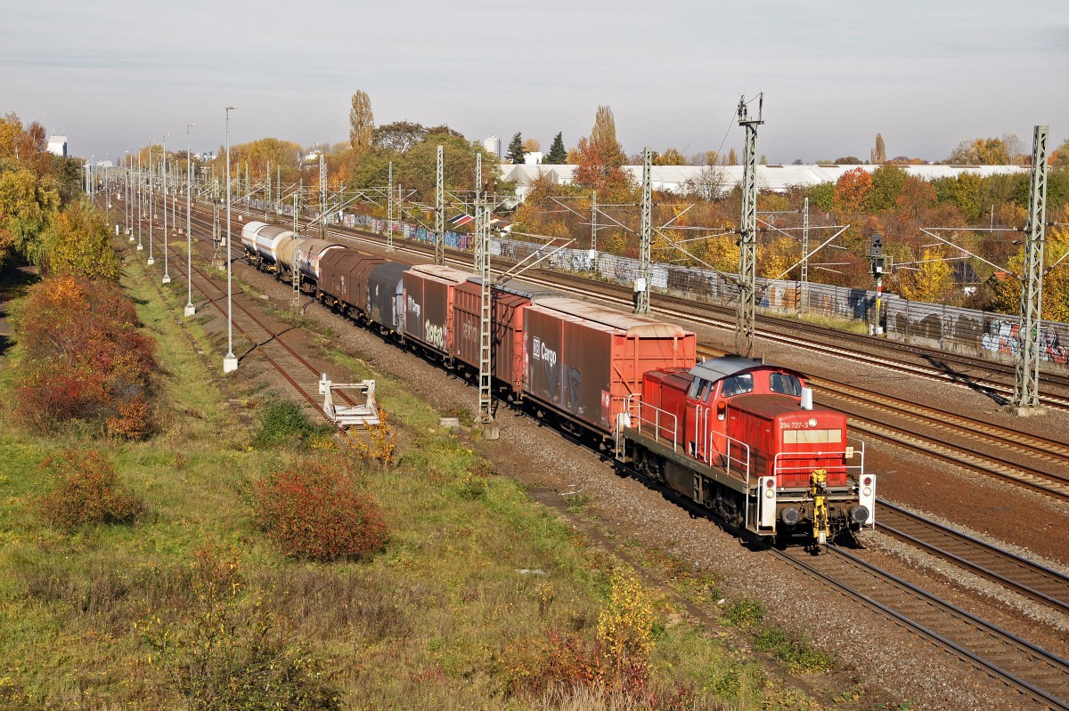 Lokomotive 294 727-3 am 02.11.2015 in Köln-Porz.