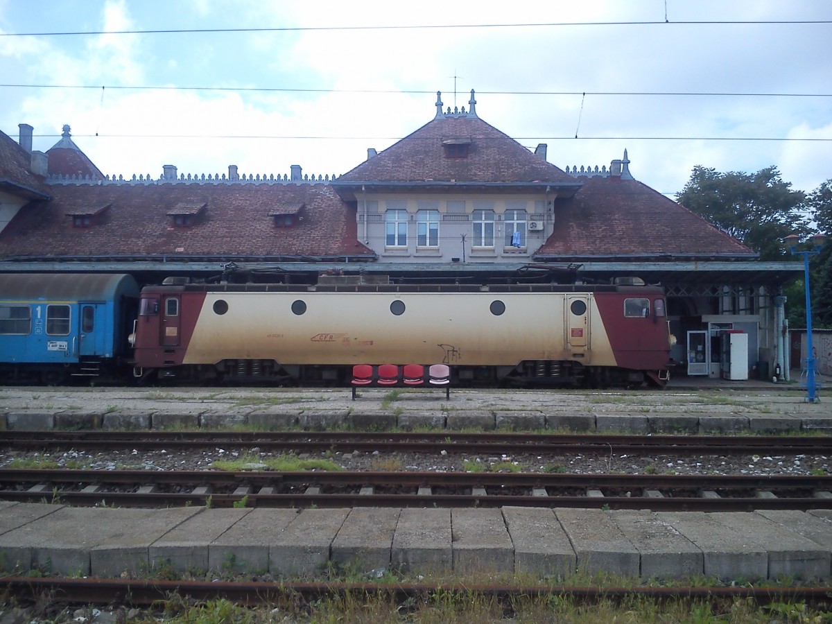 Lokomotive 45-0336-3 mir Regio aus Richtung Calarsi im Ostbahnhof Bukarest (Bucuresti Obor) am 17.05.2014.
